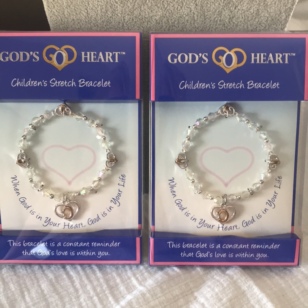 🆕 2 Adorable stretch kids bracelets.